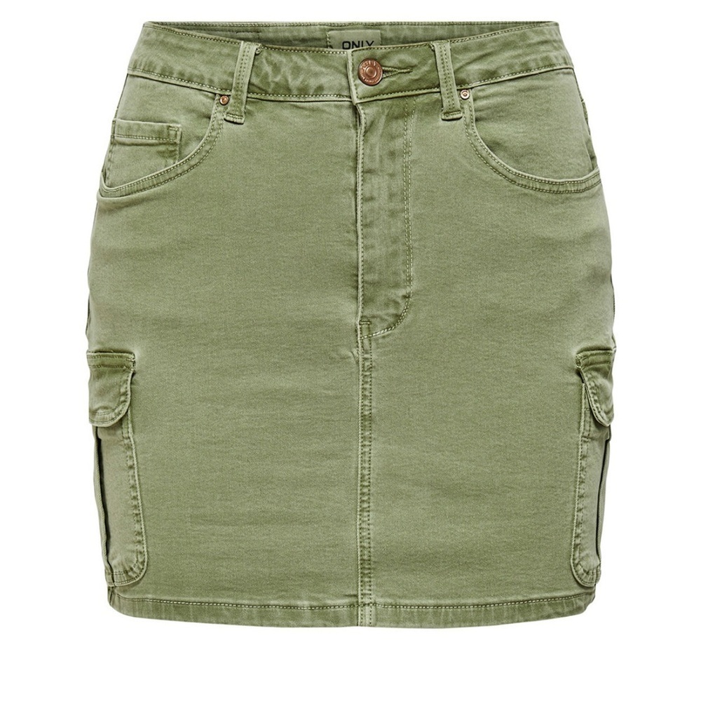 NWT ONLY Missouri regular cargo skirt with side cargo pockets.